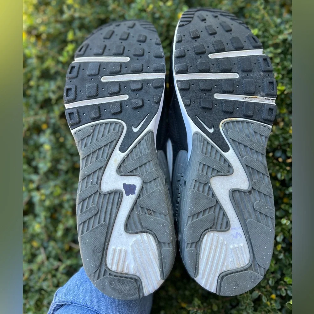 Nike Air Max Excee Womens Sneakers Black/White-Dark Grey Size 11 CD4165-001 - Picture 10 of 16
